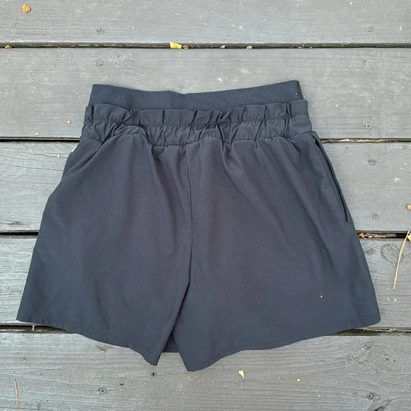 Zella high waisted black shorts with liner size medium - Picture 3 of 4